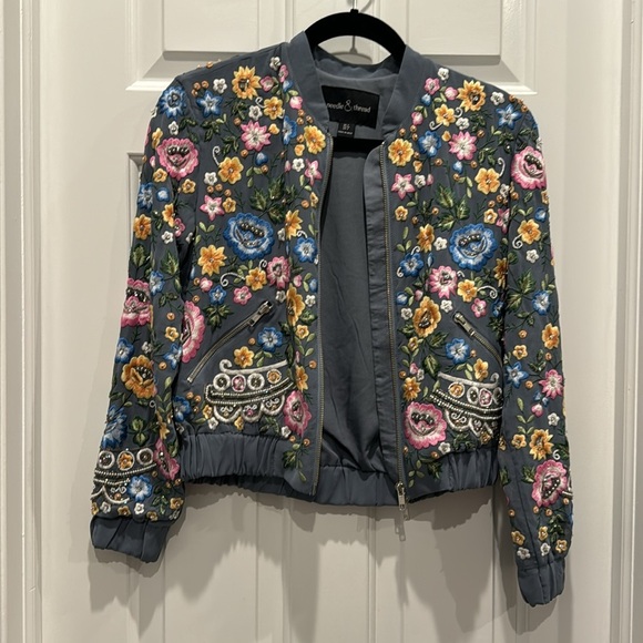 Needle & Thread Floral Embroidered Bomber Jacket grey bead - Picture 9 of 10